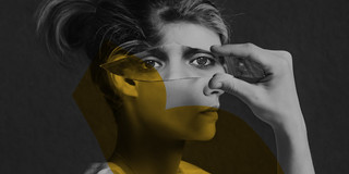 Das Bild zeigt ein menschliches Gesicht, das wie eine Collage aus unterschiedlichen Teilen zusammengesetzt ist